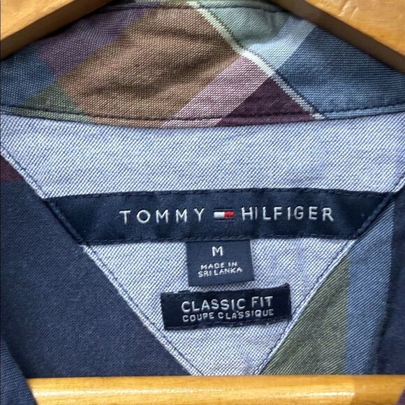 Men’s Tommy Hilfiger Colourful casual button down shirt classic fit - Picture 4 of 5